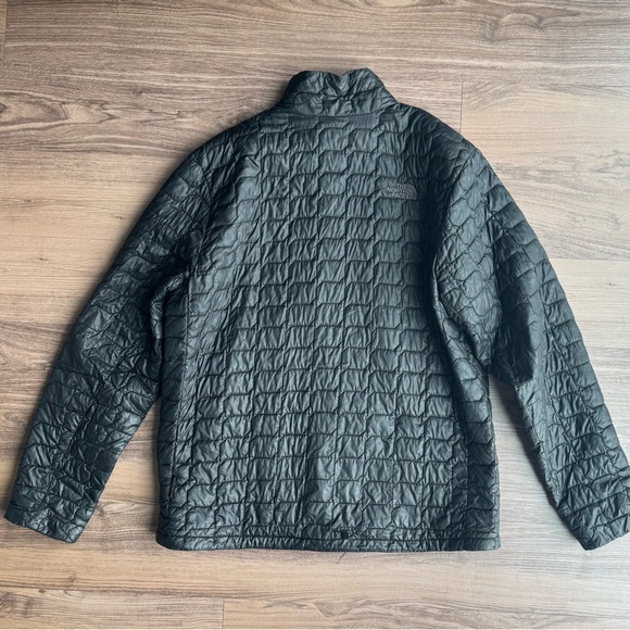 The North Face Men's Thermoball Jacket Size XL - Picture 2 of 5